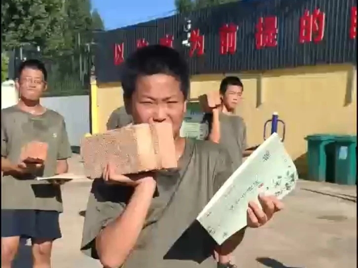 启德青少年特训中心-吃不了学习的苦吃生活的苦